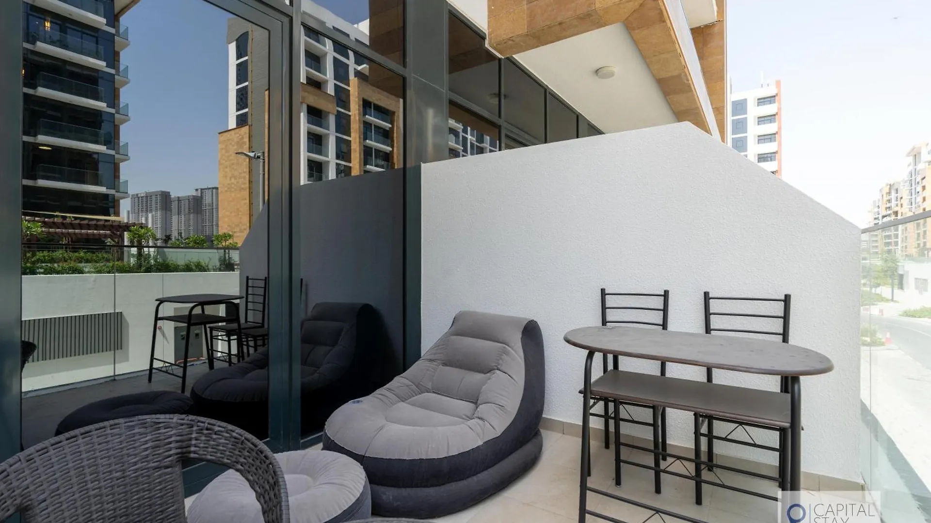 Cozy Apartments In Azizi Riviera Dubai 0*,