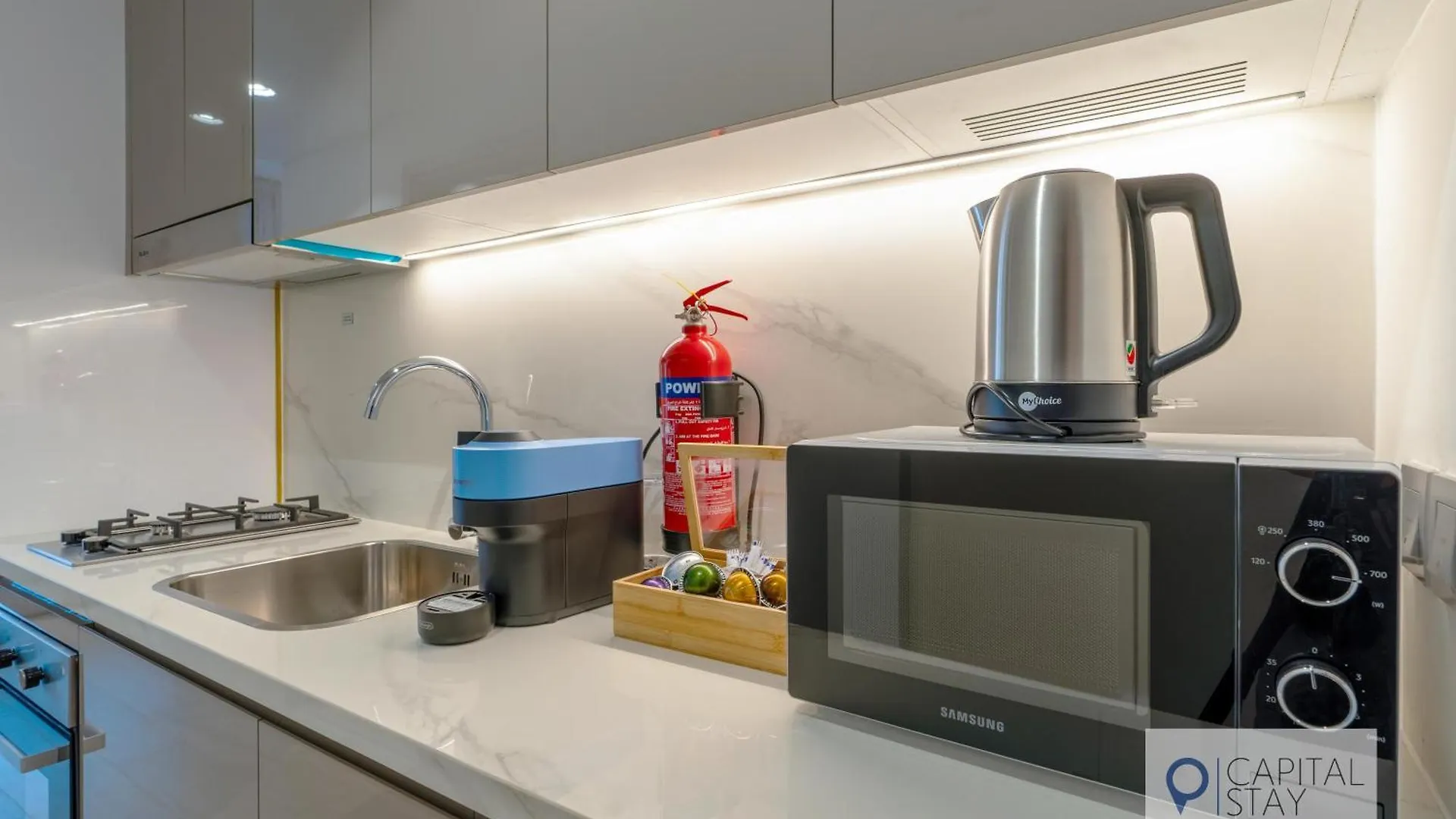 Cozy Apartments In Azizi Riviera Dubaj
