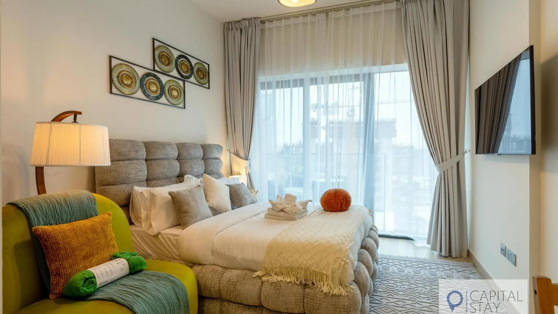 Cozy Apartments In Azizi Riviera Dubaj
