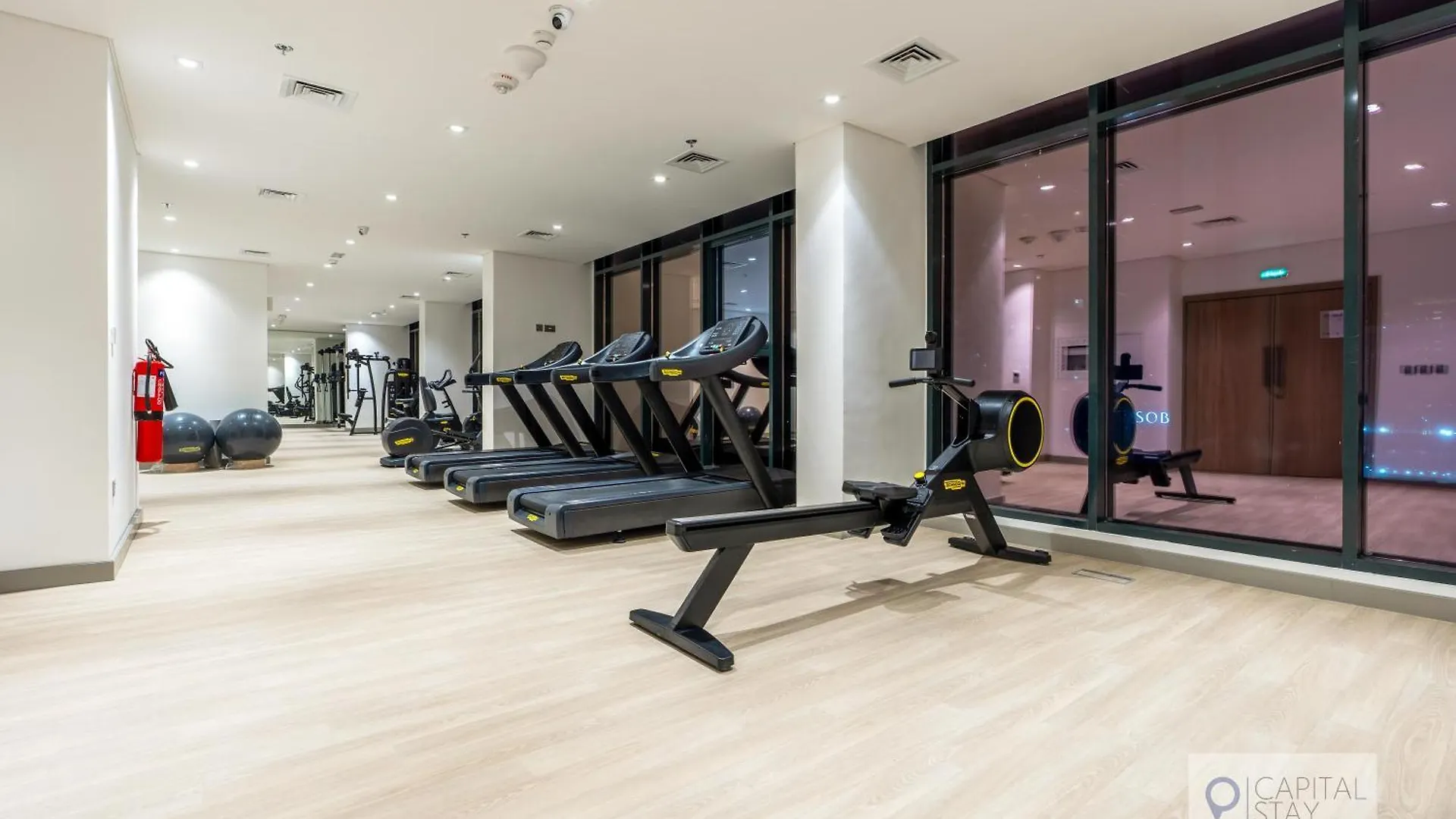 Cozy Apartments In Azizi Riviera Dubaj